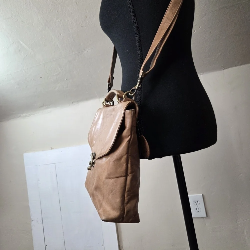 Bolla Genuine Leather Satchel Crossbody Tan Distressed VTG Style Brass Hardware